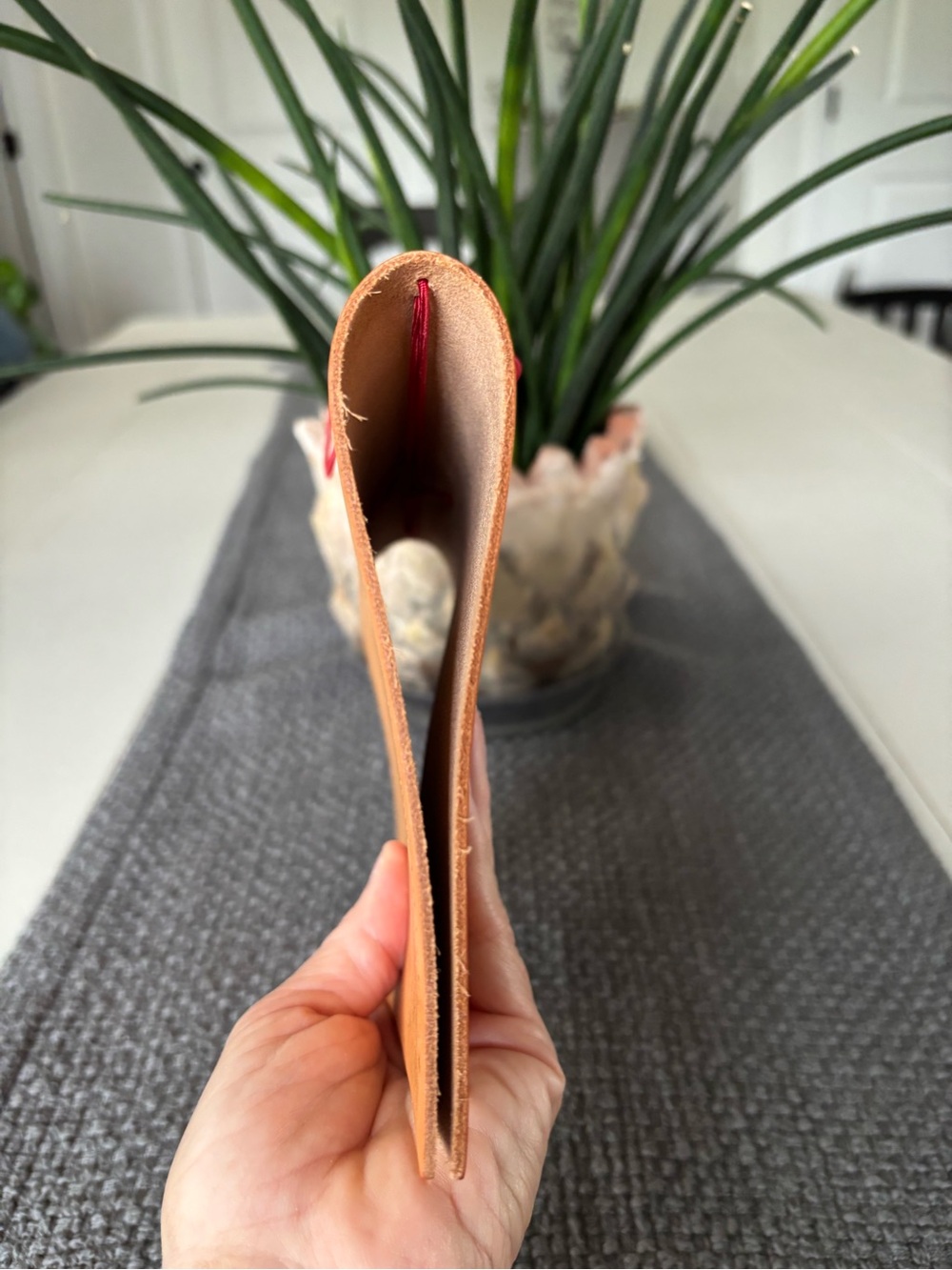 Paper Republic Grand Voyageur in Natural XL
•Comes with 2 notebook refills - Picture 6 of 10